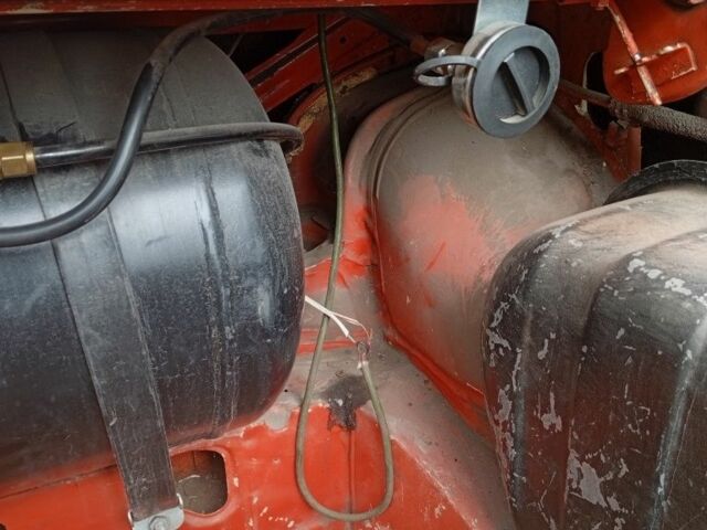 Красный ВАЗ 2106, объемом двигателя 1.5 л и пробегом 35 тыс. км за 500 $, фото 5 на Automoto.ua