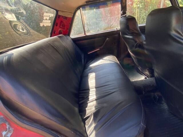 Красный ВАЗ 2106, объемом двигателя 0 л и пробегом 190 тыс. км за 600 $, фото 6 на Automoto.ua