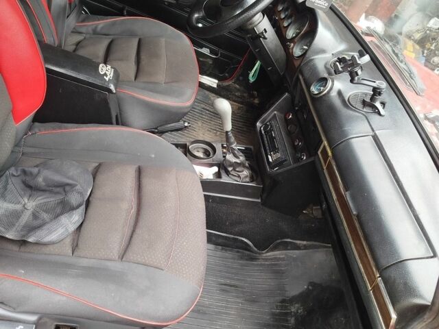 Красный ВАЗ 2106, объемом двигателя 1.3 л и пробегом 1 тыс. км за 1183 $, фото 2 на Automoto.ua