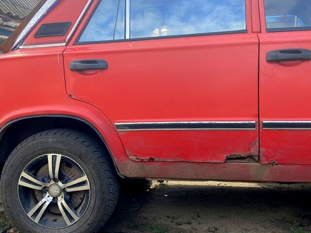 Красный ВАЗ 2106, объемом двигателя 1.3 л и пробегом 200 тыс. км за 550 $, фото 4 на Automoto.ua