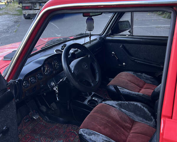 Красный ВАЗ 2106, объемом двигателя 1.5 л и пробегом 300 тыс. км за 1020 $, фото 5 на Automoto.ua