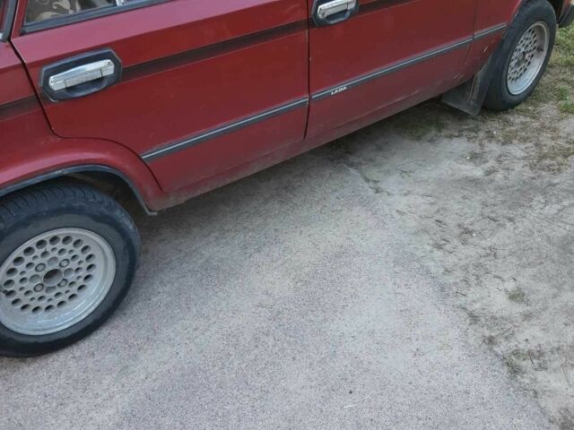 Красный ВАЗ 2106, объемом двигателя 1.3 л и пробегом 200 тыс. км за 800 $, фото 2 на Automoto.ua