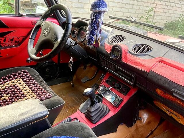 Красный ВАЗ 2106, объемом двигателя 1.3 л и пробегом 200 тыс. км за 550 $, фото 6 на Automoto.ua