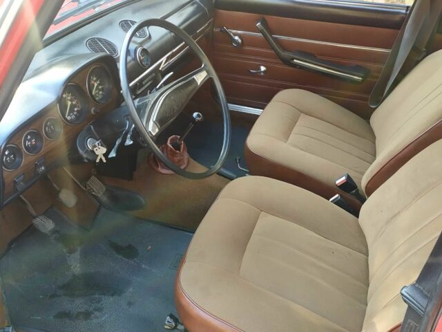 Красный ВАЗ 2106, объемом двигателя 1.6 л и пробегом 88 тыс. км за 1750 $, фото 5 на Automoto.ua