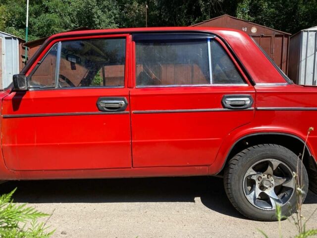 Красный ВАЗ 2106, объемом двигателя 0 л и пробегом 190 тыс. км за 600 $, фото 2 на Automoto.ua