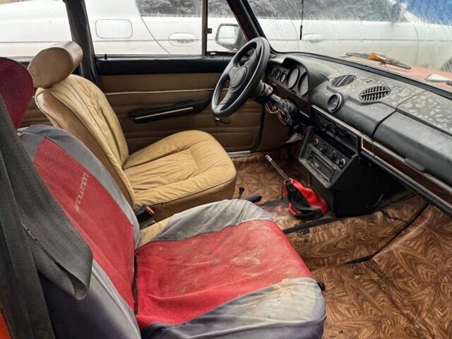 Красный ВАЗ 2106, объемом двигателя 0 л и пробегом 96 тыс. км за 350 $, фото 4 на Automoto.ua