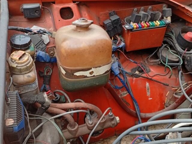 Красный ВАЗ 2106, объемом двигателя 1.5 л и пробегом 35 тыс. км за 500 $, фото 3 на Automoto.ua