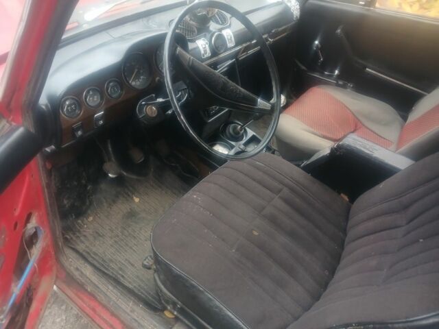 Красный ВАЗ 2106, объемом двигателя 0 л и пробегом 1 тыс. км за 405 $, фото 6 на Automoto.ua