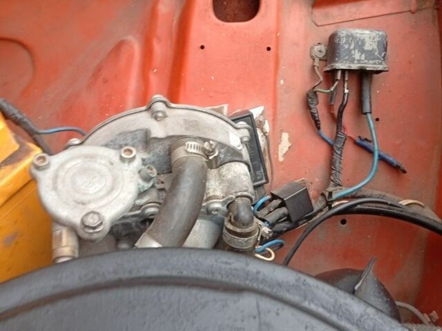 Красный ВАЗ 2106, объемом двигателя 1.5 л и пробегом 35 тыс. км за 500 $, фото 4 на Automoto.ua