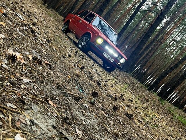 Красный ВАЗ 2106, объемом двигателя 1.6 л и пробегом 70 тыс. км за 950 $, фото 2 на Automoto.ua