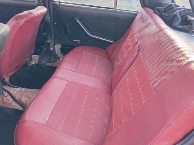 Красный ВАЗ 2106, объемом двигателя 1.6 л и пробегом 357 тыс. км за 490 $, фото 6 на Automoto.ua