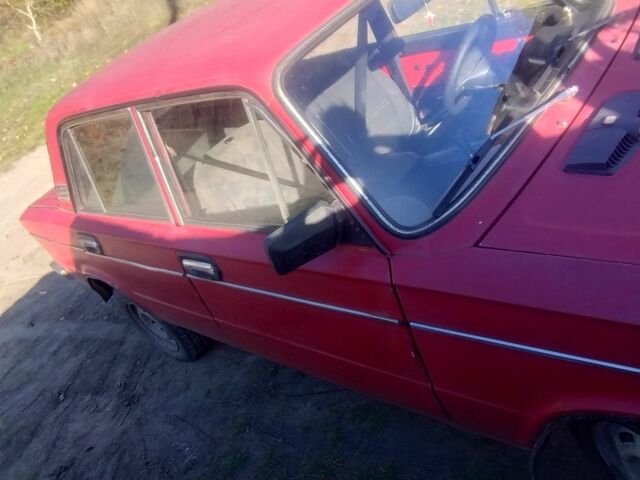 Красный ВАЗ 2106, объемом двигателя 1 л и пробегом 64 тыс. км за 574 $, фото 1 на Automoto.ua