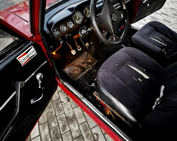 Красный ВАЗ 2106, объемом двигателя 0 л и пробегом 60 тыс. км за 946 $, фото 4 на Automoto.ua