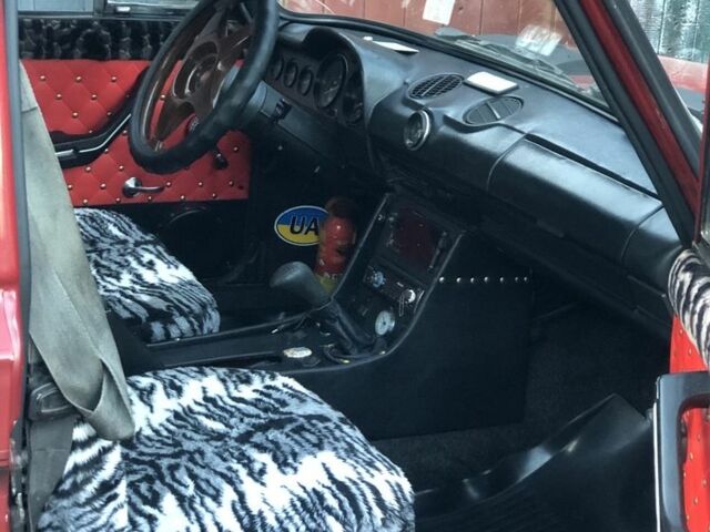 Красный ВАЗ 2106, объемом двигателя 1.6 л и пробегом 130 тыс. км за 1250 $, фото 4 на Automoto.ua