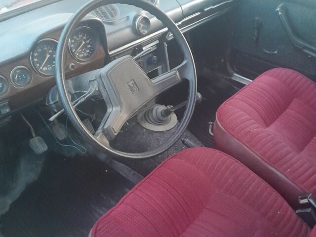 Красный ВАЗ 2106, объемом двигателя 0 л и пробегом 381 тыс. км за 677 $, фото 4 на Automoto.ua