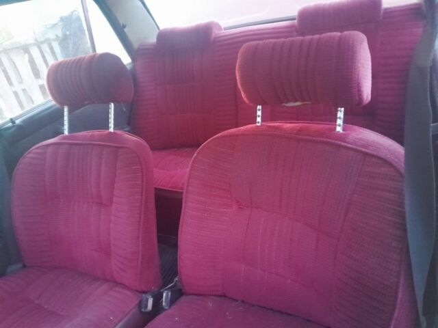 Красный ВАЗ 2106, объемом двигателя 0 л и пробегом 381 тыс. км за 677 $, фото 5 на Automoto.ua