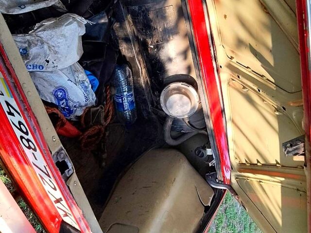 Красный ВАЗ 2106, объемом двигателя 1.5 л и пробегом 0 тыс. км за 800 $, фото 4 на Automoto.ua