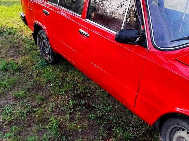 Красный ВАЗ 2106, объемом двигателя 1.5 л и пробегом 0 тыс. км за 800 $, фото 2 на Automoto.ua