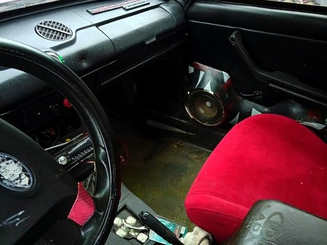 Красный ВАЗ 2106, объемом двигателя 1.6 л и пробегом 160 тыс. км за 600 $, фото 2 на Automoto.ua