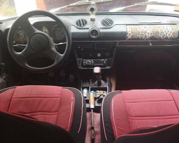 Красный ВАЗ 2106, объемом двигателя 1.3 л и пробегом 250 тыс. км за 400 $, фото 3 на Automoto.ua