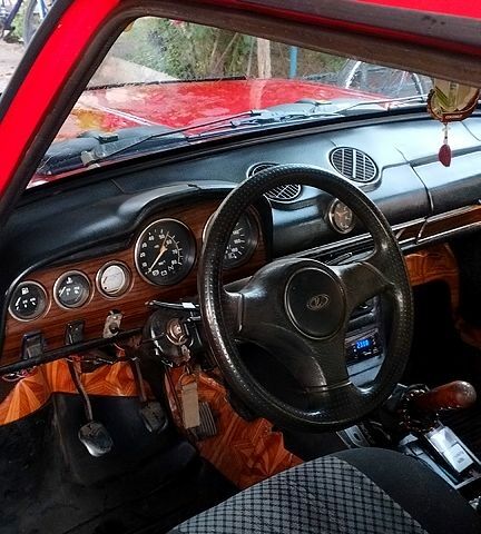 Красный ВАЗ 2106, объемом двигателя 1.3 л и пробегом 330 тыс. км за 800 $, фото 1 на Automoto.ua