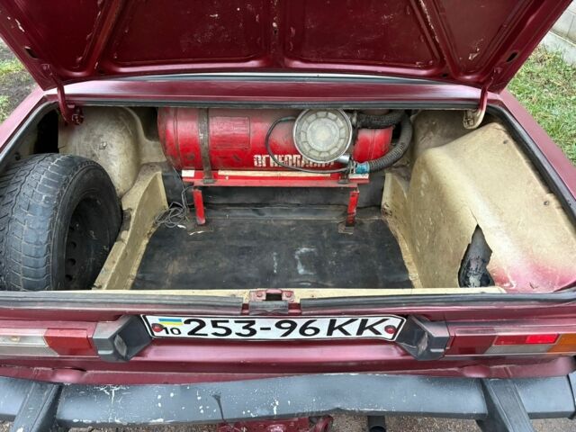 Красный ВАЗ 2106, объемом двигателя 0 л и пробегом 15 тыс. км за 800 $, фото 5 на Automoto.ua