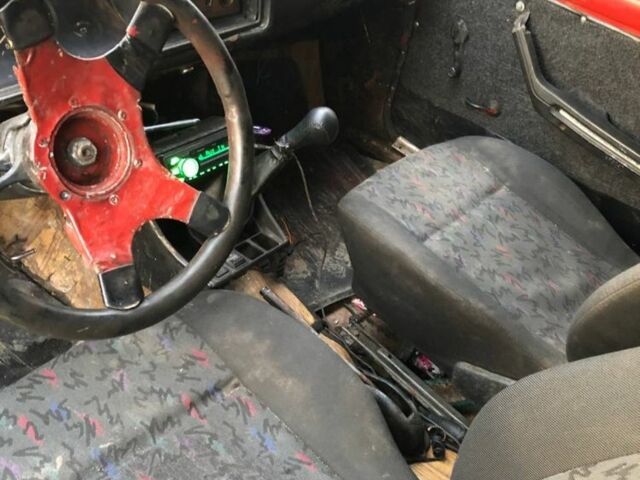 ВАЗ 2106 1989 в Раздельной на Automoto.ua Красный ВАЗ 2106, объемом двигателя 1.5 л и пробегом 500 тыс. км за 250 $, фото 1 на Automoto.ua