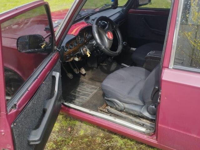 Красный ВАЗ 2106, объемом двигателя 2 л и пробегом 200 тыс. км за 758 $, фото 2 на Automoto.ua