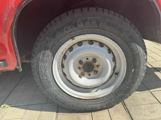 ВАЗ 2106 1990 в Днепре (Днепропетровске) на Automoto.ua Красный ВАЗ 2106, объемом двигателя 1.3 л и пробегом 191 тыс. км за 700 $, фото 3 на Automoto.ua