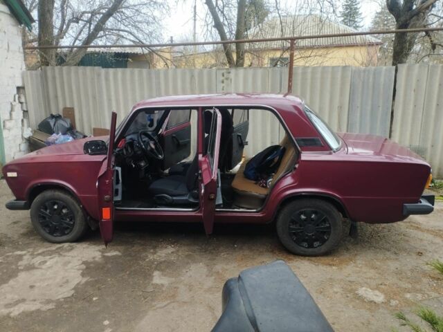 Красный ВАЗ 2106, объемом двигателя 2 л и пробегом 200 тыс. км за 758 $, фото 5 на Automoto.ua