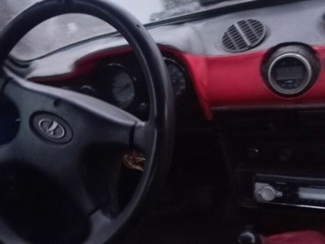 Красный ВАЗ 2106, объемом двигателя 0 л и пробегом 200 тыс. км за 403 $, фото 4 на Automoto.ua