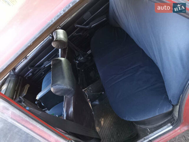 ВАЗ 2106 1990 у Соленом на Automoto.ua Червоний ВАЗ 2106, об'ємом двигуна 1.5 л та пробігом 100 тис. км за 521 $, фото 8 на Automoto.ua