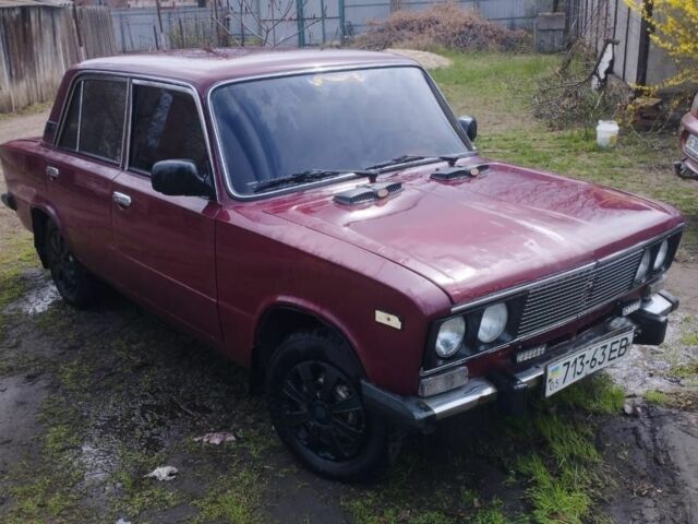 Красный ВАЗ 2106, объемом двигателя 2 л и пробегом 200 тыс. км за 758 $, фото 3 на Automoto.ua