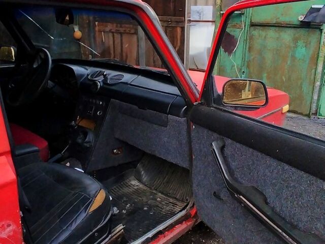 Красный ВАЗ 2106, объемом двигателя 1.6 л и пробегом 97 тыс. км за 700 $, фото 4 на Automoto.ua