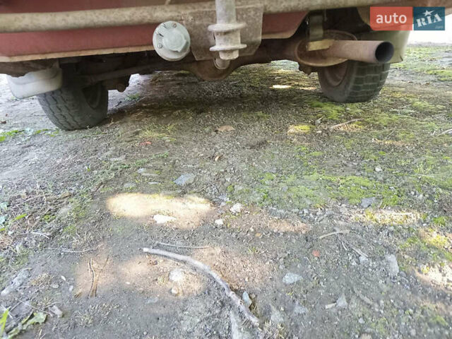ВАЗ 2106 1990 у Соленом на Automoto.ua Червоний ВАЗ 2106, об'ємом двигуна 1.5 л та пробігом 100 тис. км за 521 $, фото 10 на Automoto.ua