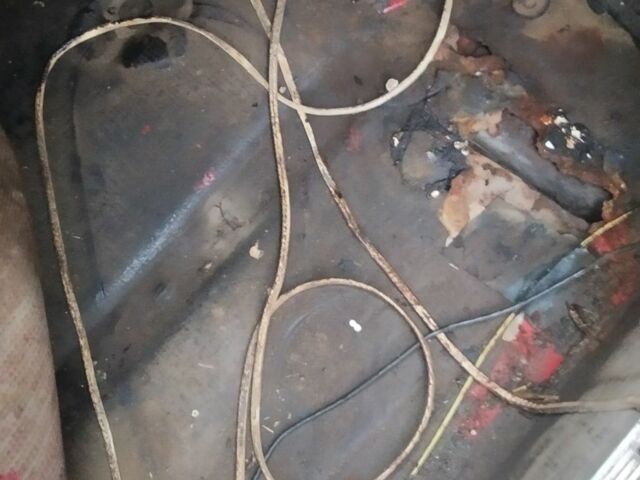 Красный ВАЗ 2106, объемом двигателя 0 л и пробегом 999 тыс. км за 450 $, фото 7 на Automoto.ua