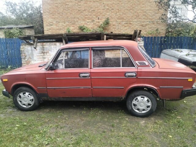 Красный ВАЗ 2106, объемом двигателя 1 л и пробегом 250 тыс. км за 528 $, фото 3 на Automoto.ua