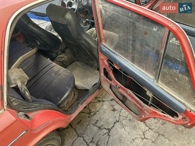 Красный ВАЗ 2106, объемом двигателя 1.5 л и пробегом 300 тыс. км за 141 $, фото 7 на Automoto.ua