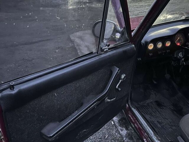 Красный ВАЗ 2106, объемом двигателя 1.6 л и пробегом 235 тыс. км за 500 $, фото 5 на Automoto.ua