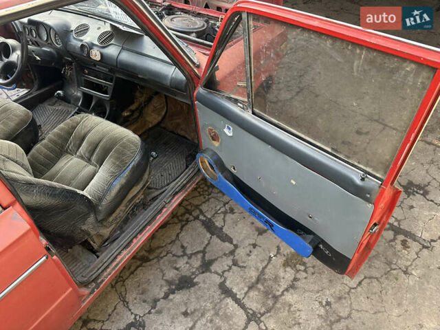 Красный ВАЗ 2106, объемом двигателя 1.5 л и пробегом 300 тыс. км за 141 $, фото 5 на Automoto.ua