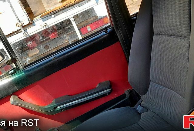 Красный ВАЗ 2106, объемом двигателя 1.3 л и пробегом 200 тыс. км за 650 $, фото 10 на Automoto.ua