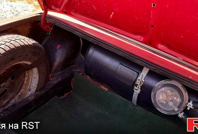 Красный ВАЗ 2106, объемом двигателя 1.3 л и пробегом 200 тыс. км за 650 $, фото 3 на Automoto.ua