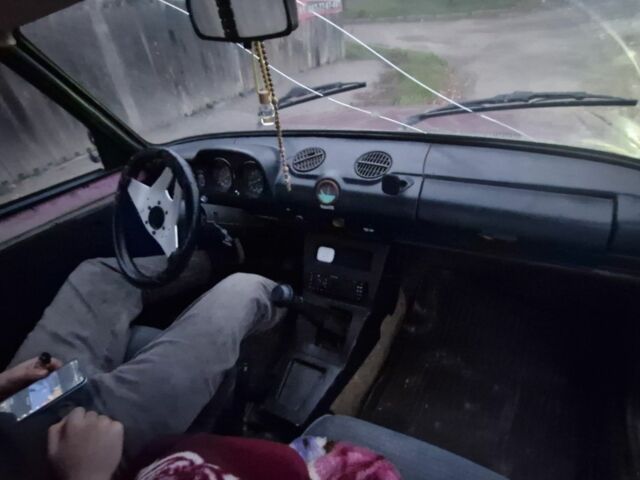 Красный ВАЗ 2106, объемом двигателя 2 л и пробегом 123 тыс. км за 238 $, фото 4 на Automoto.ua