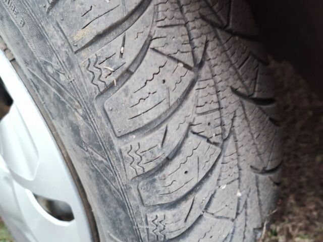 Красный ВАЗ 2106, объемом двигателя 1.5 л и пробегом 320 тыс. км за 667 $, фото 4 на Automoto.ua