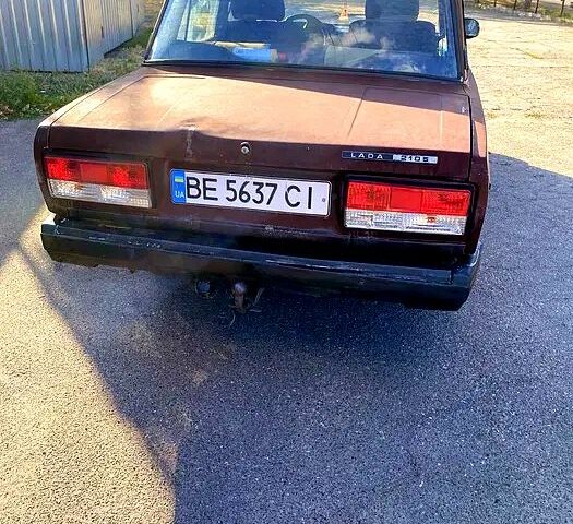 Красный ВАЗ 2106, объемом двигателя 1.6 л и пробегом 210 тыс. км за 700 $, фото 2 на Automoto.ua