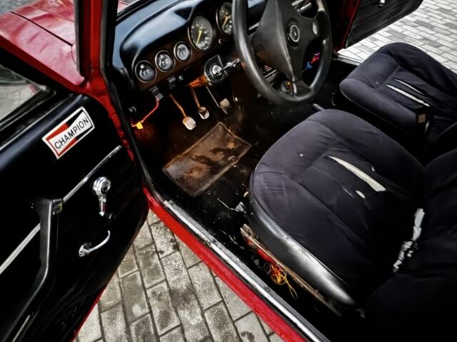 Красный ВАЗ 2106, объемом двигателя 1.5 л и пробегом 3 тыс. км за 950 $, фото 4 на Automoto.ua