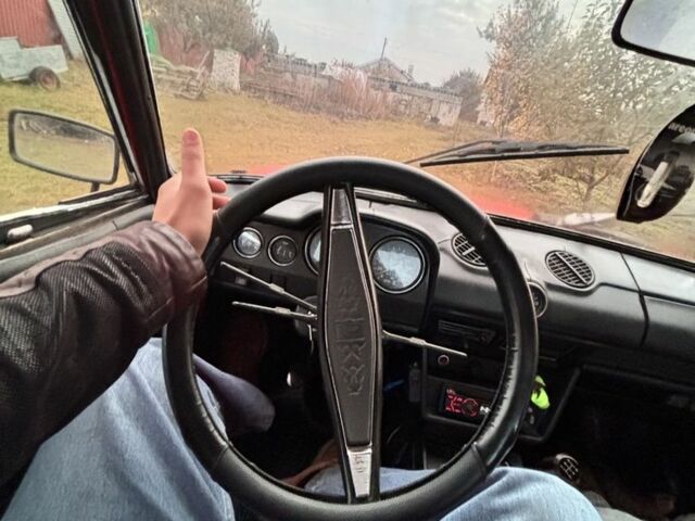 Красный ВАЗ 2106, объемом двигателя 1.5 л и пробегом 300 тыс. км за 500 $, фото 5 на Automoto.ua