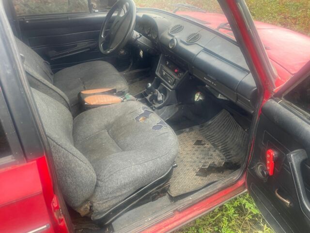 Червоний ВАЗ 2106, об'ємом двигуна 1.6 л та пробігом 1 тис. км за 409 $, фото 3 на Automoto.ua