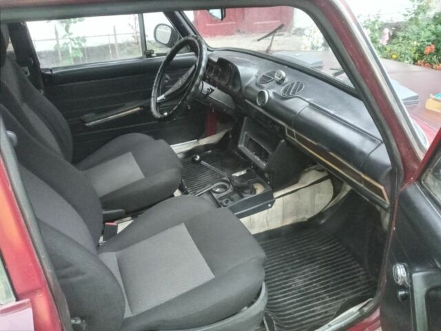 Красный ВАЗ 2106, объемом двигателя 1.6 л и пробегом 1000 тыс. км за 662 $, фото 4 на Automoto.ua