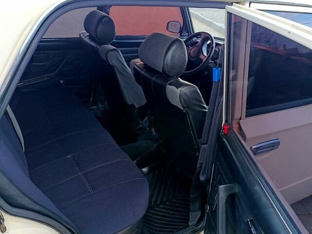 ВАЗ 2106, объемом двигателя 1.6 л и пробегом 0 тыс. км за 1000 $, фото 4 на Automoto.ua